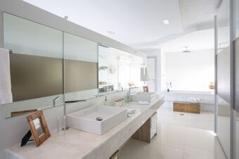 Coastal Chic Luxury Villa La Reina in Ai Giannis Kitesurfers beach paradise