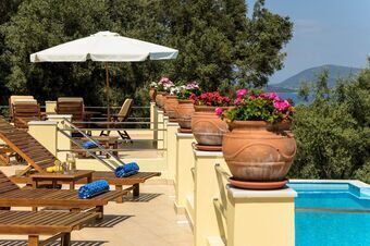 Villa with incredible sea views from the infinity pool in Perigiali!