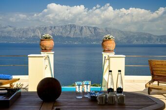 Villa with incredible sea views from the infinity pool in Perigiali!