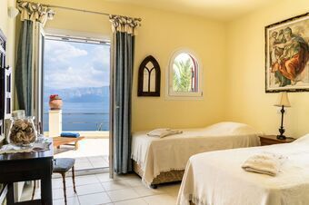 Villa with incredible sea views from the infinity pool in Perigiali!