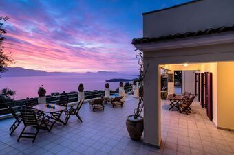 Villa with incredible sea views from the infinity pool in Perigiali!