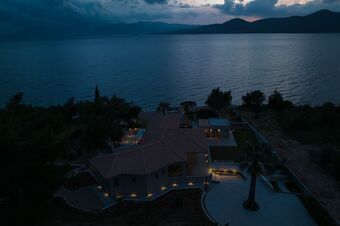 IONIAN FLAIR - Seafront Villa, perfect for large groups!