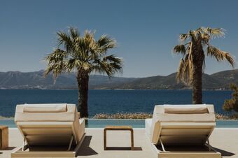 IONIAN FLAIR - Seafront Villa, perfect for large groups!