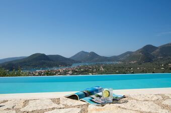 Luxury villa overlooking the sea with private pool
