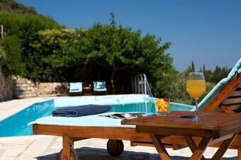 Luxury villa overlooking the sea with private pool