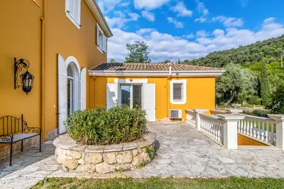 Kronos Estate 5 star luxury villas. Where you can hear the silence