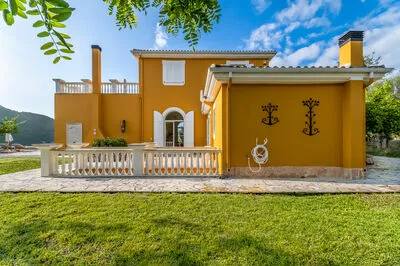 Kronos Estate 5 star luxury villas. Where you can hear the silence