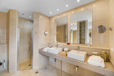 Kronos Estate 5 star luxury villas. Where you can hear the silence