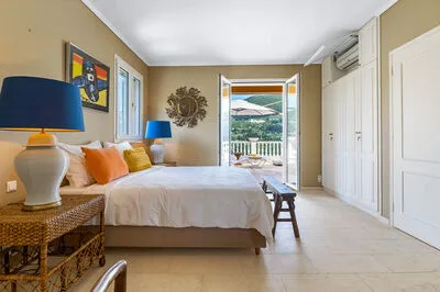 Kronos Estate 5 star luxury villas. Where you can hear the silence