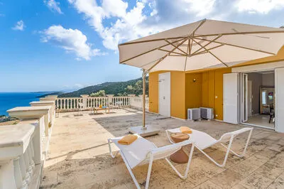 Kronos Estate 5 star luxury villas. Where you can hear the silence