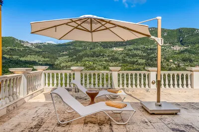 Kronos Estate 5 star luxury villas. Where you can hear the silence