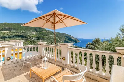Kronos Estate 5 star luxury villas. Where you can hear the silence