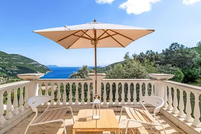 Kronos Estate 5 star luxury villas. Where you can hear the silence