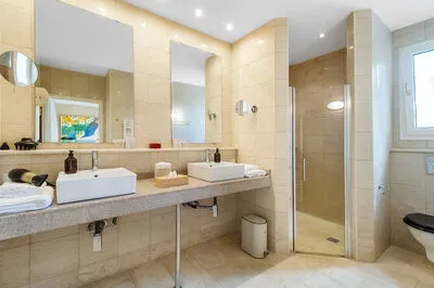 Kronos Estate 5 star luxury villas. Where you can hear the silence