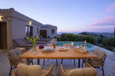 Veramente Luxury Villa M with Sea View, BBQ & a private salt water pool