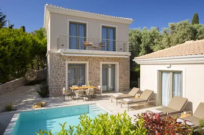 Veramente Luxury Villa M with Sea View, BBQ & a private salt water pool