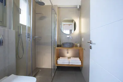 Veramente Luxury Villa M with Sea View, BBQ & a private salt water pool