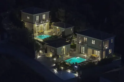 Veramente Luxury Villa M with Sea View, BBQ & a private salt water pool