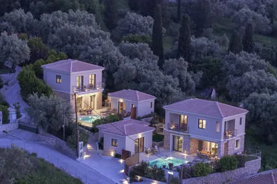 Veramente Luxury Villa M with Sea View, BBQ & a private salt water pool