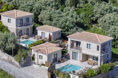 Veramente Luxury Villa M with Sea View, BBQ & a private salt water pool