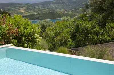 Veramente Luxury Villa M with Sea View, BBQ & a private salt water pool