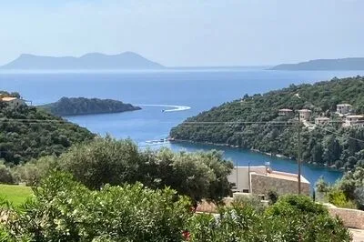 Villa Eleanor, a private villa only 10min walk to Sivota Bay