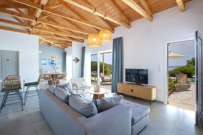Villa Ariel-A cozy Mediterranean Retreat in Lefkada!