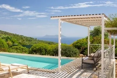 Villa Ariel-A cozy Mediterranean Retreat in Lefkada!