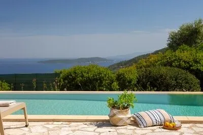 Villa Ariel-A cozy Mediterranean Retreat in Lefkada!