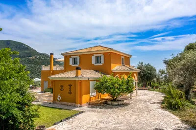 Kronos Estate 5 star luxury villas. Where you can hear the silence