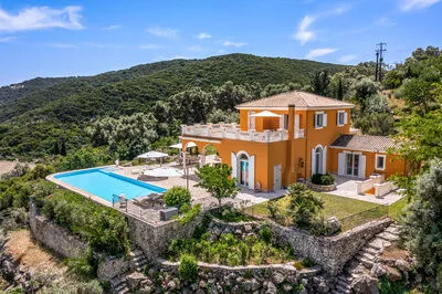 Kronos Estate 5 star luxury villas. Where you can hear the silence
