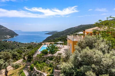 Kronos Estate 5 star luxury villas. Where you can hear the silence