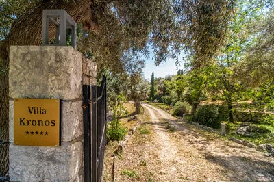 Kronos Estate 5 star luxury villas. Where you can hear the silence