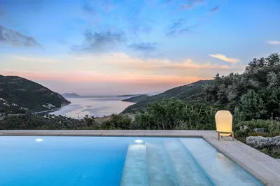 Kronos Estate 5 star luxury villas. Where you can hear the silence