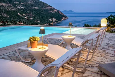 Kronos Estate 5 star luxury villas. Where you can hear the silence