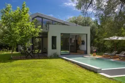 Peaceful Cosy Modern villa w/t private pool,close to town & beach