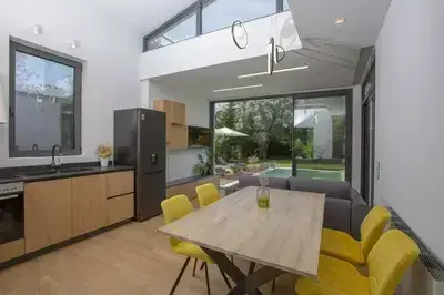 Peaceful Cosy Modern villa w/t private pool,close to town & beach