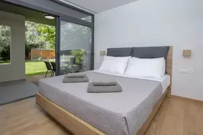 Peaceful Cosy Modern villa w/t private pool,close to town & beach