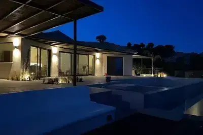 Chic contemporary brand new villa Cloud Nine w/t panoramic seaviews