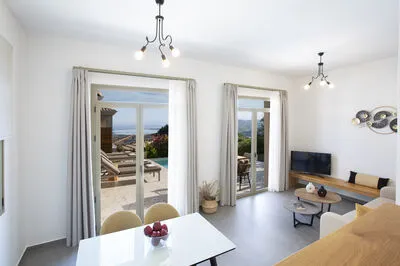 Veramente Luxury Villa M with Sea View, BBQ & a private salt water pool