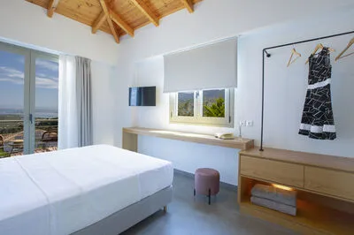 Veramente Luxury Villa M with Sea View, BBQ & a private salt water pool