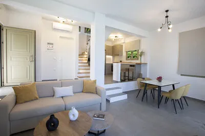 Veramente Luxury Villa M with Sea View, BBQ & a private salt water pool