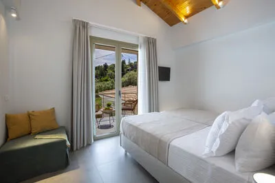 Veramente Luxury Villa V with Sea View, BBQ & a private salt water pool