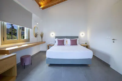Veramente Luxury Villa V with Sea View, BBQ & a private salt water pool