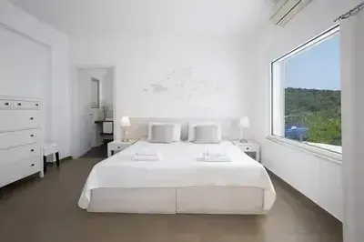 Villa Lefki full of natural light, very spacious villa with infinity pool