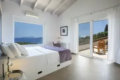 Villa Lefki full of natural light, very spacious villa with infinity pool