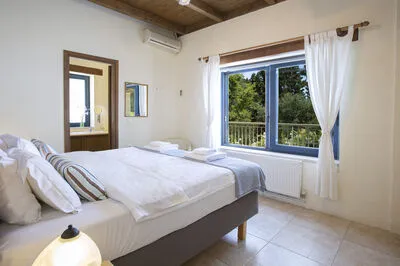 Villa Anlys-A charming stone-built villa with stunning view!