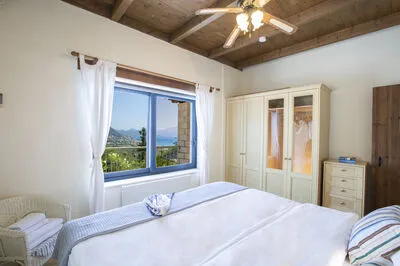 Villa Anlys-A charming stone-built villa with stunning view!