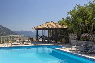 Villa Anlys: un'affascinante villa in pietra con vista mozzafiato!