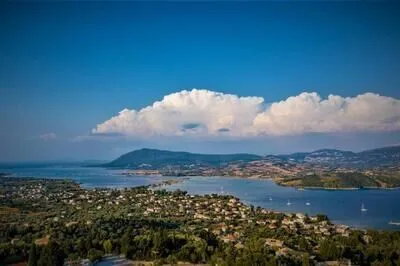 Unfussy sea view and mountain view from every corner in Katouna
